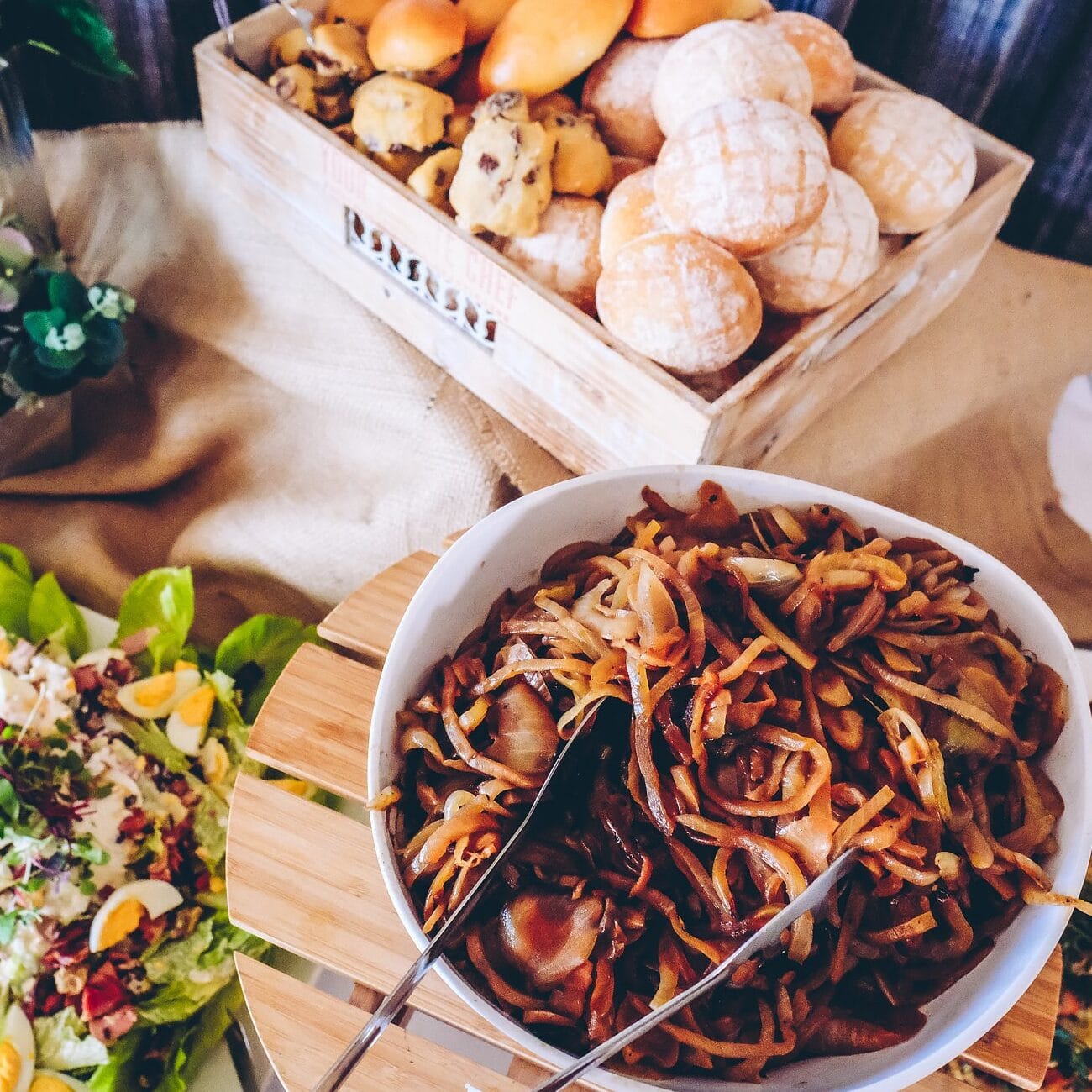Platter - BBQ condiments & grilled onions