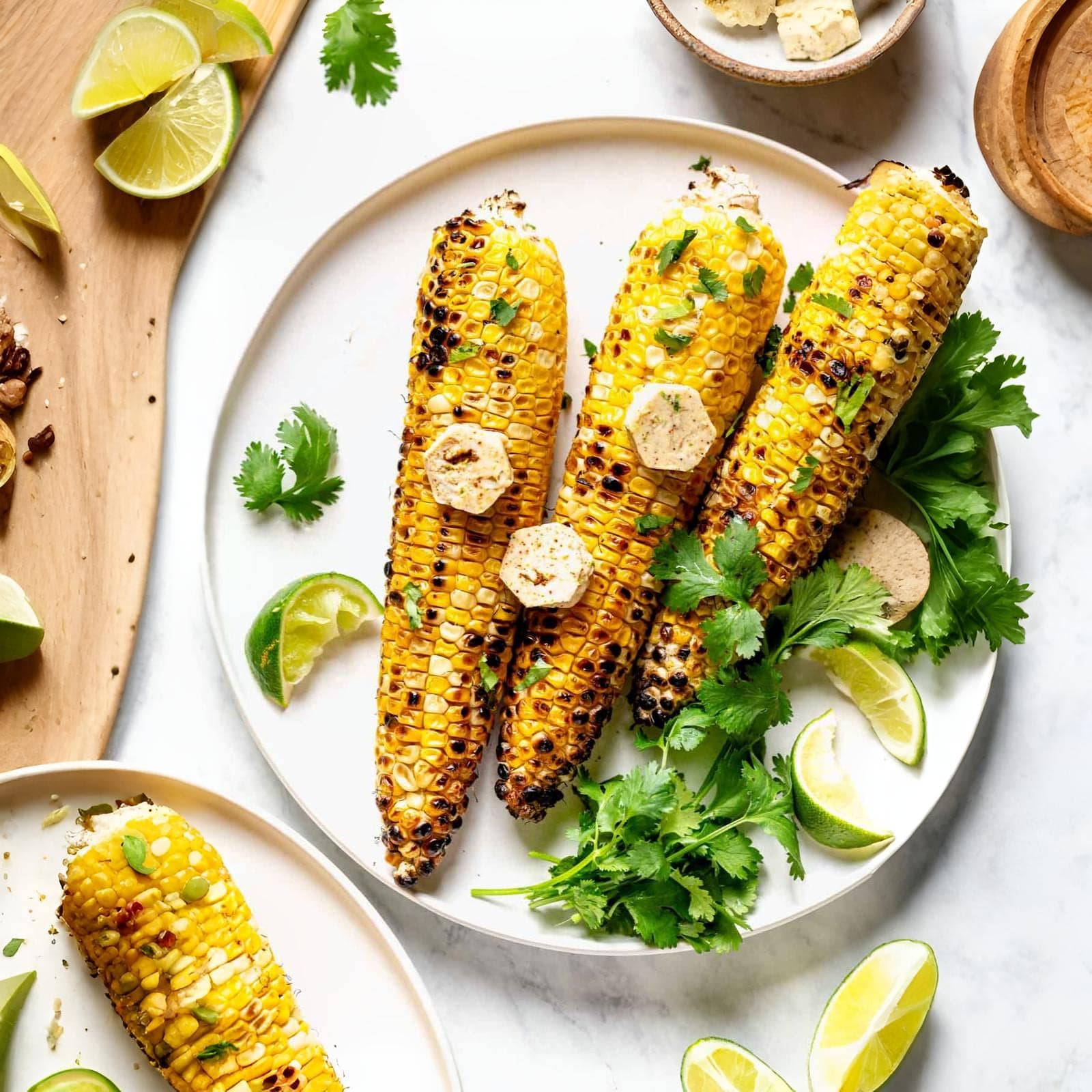 Charred Mexican mini corn on the cob marinated w chipotle chilli dust. Served with a smoked paprika & lime aioli (v, gf)