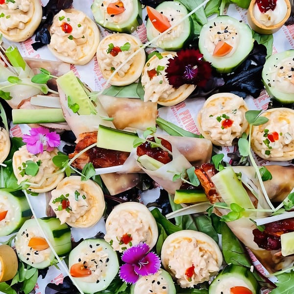 Platter – Cocktail Hour – Our favourite canapes in one box. (48 pieces)